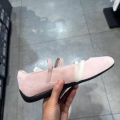 【海外限定カラー】新品　PUMA　バレエシューズ　ピンク×ホワイト　23.5 海外限定カラー】新品 PUMA バレエシューズ ピンク×ホワイト