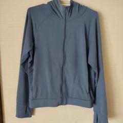 UNIQLO　UVカットメッシュパーカーリラックスブルーＬサイズのサムネイル