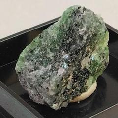 ✨世界に一つ✨天然石『ゾイサイトとパーガサイト』鉱物 共生標本 タンザニア産