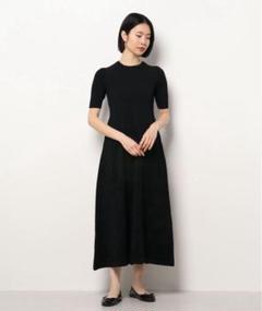 極美品✨アンスリード　ベーシックフレアハーフスリーブニットワンピース　ブラック