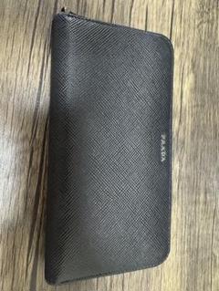 PRADA ブラックレザー長財布