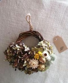 ①　秋色紫陽花の花かごリース　ドライフラワー