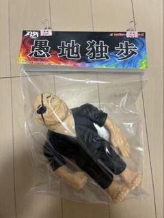 刃牙展　愚地独歩　ソフビ　レッドシャーク Amazon.co.jp: 刃牙 バキ 愚地独歩 ソフビ 刃牙展 バキ展 レッド