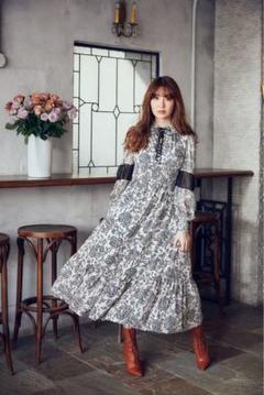 Her lip to 【美品】 Floral Lace Sleeve Dress