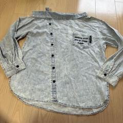 ピンクラテ　薄手デニムシャツ　アシンメトリーデザイン　刺繍