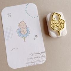 消しゴムはんこ　お花の中にくまちゃんはんこのサムネイル