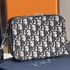 【コラボ♪お洒落ロゴ】DIOR★ジップバッグ ミニ Dior ロゴパターン ミニショルダーバッグ - メルカリ