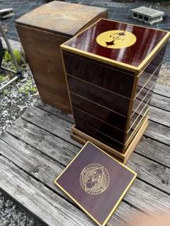 重箱5段 木製 漆器 松に鶴 翁と嫗 変え蓋付 木箱付 金彩 蒔絵 アンティーク雑貨 明治期 金彩鶴蒔絵 五ツ組木製重箱(お重、漆器