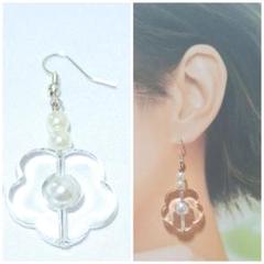 011 ☆花型クリアピアス パールつき☆