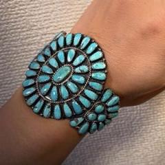 Navajo LMB刻印 ターコイズ　クラスター　 バングル Navajo LMB刻印 ターコイズ クラスター バングル - メルカリ