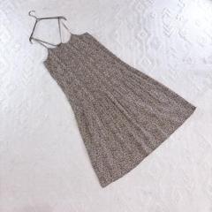 ノーブランド ワンピース 花柄 キャミワンピース フレアシルエット 紐あり