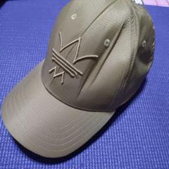 ベージュのベースボール 