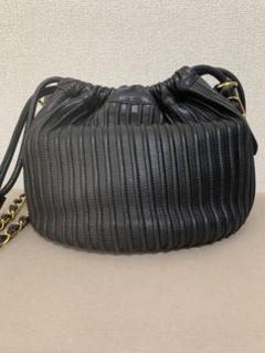 美品yoshie inaba ヨシエイナバ 横長ハンドバッグ　豚革　ベージュ 美品yoshie inaba ヨシエイナバ 横長ハンドバッグ 豚革 ベージュ