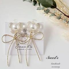 ▪ゴールドワイヤーリボンチャーム×デザインカボションピアス／イヤリング