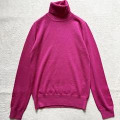 クルチアーニ イタリア製 Vネック 薄手ニット ロゴプレート付き