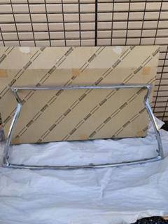 品質検査済 後期ラジエーターモールディング 600 LS460 53121-50030 メルカリ - パーツ