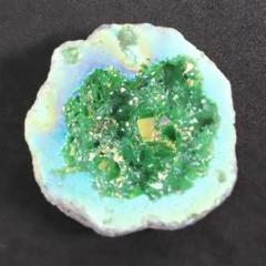 ザクザクザクザク桜瑪瑙水晶ジオード(龍穴)付き