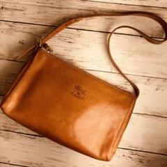【ヴィンテージ感漂う本革】IL BISONTE　ショルダーバッグ　ヌメ　バイソン