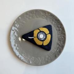ハンドメイド　パッチンピン　さんかくピン① o