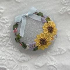 ＊リボン刺繍＊くるみボタン＊刺繍ブローチ＊ひまわりのリース