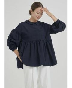 ヨリ yori フラットカラーティアードブラウス　 ネイビー ヨリ フラットカラーティアードブラウス ネイビー 美品 - メルカリ