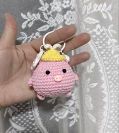 ピンクの豚型あみぐるみ キーホルダー付き