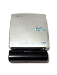 2点セットSONY MDウォークマン MZ-E700 動作品 乾電池ケース付き 2点セットSONY MDウォークマン MZ-E700 動作品 乾電池ケース付き