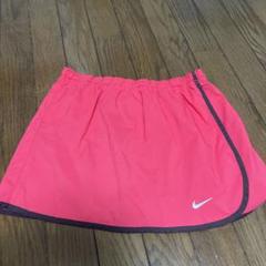 NIKE ナイキ　ゴルフ　スカート　サイズM ピンク赤　ウエストゴムポケット2個