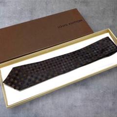 C202/箱付 LOUIS VUITTON ネクタイ ダークグレー ダミエ柄 即発 Louis Vuitton ネクタイ・ダミエ ヘリテージ (Louis