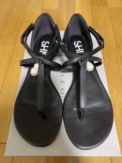 SHISEI / BAROQUE PEARL TONG SANDALS