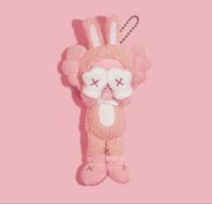 2025年最新】kaws holidayの人気アイテム - メルカリ