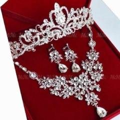 新品ブライダルイヤリング ネックレス ティアラ♢結婚式ハートセットウエディング