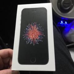 iPhone - 新品未使用★iPhone SE 32GB スペースグレー SIMロック解除済 iPhone SE（第1世代） スペースグレー 32GB【SIMロック解除済み
