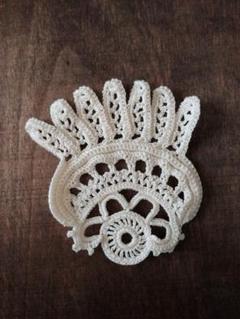 【アトリエCROCHET】アイリッシュ・クロッシェレース編み ガーベラブローチ アトリエCROCHET】アイリッシュ・クロッシェレース編み ガーベラ