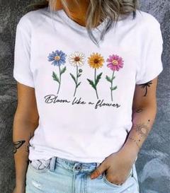 可愛い花柄Tシャツ　S〜M