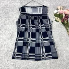 チェックノースリーブ トップス　ネイビー系　プルオーバー　スクエアネック　レース