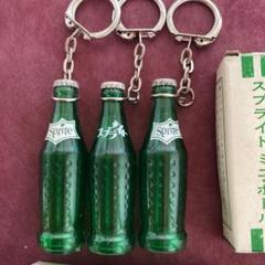 コカコーラ【スプライト】ミニボトルキーホルダー コカコーラ スプライトミニボトルキーホルダー - メルカリ