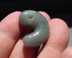 糸魚川産 翡翠勾玉
