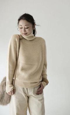 ハグオーワー⭐︎ リブ編みタートルネックセーター HUG O WARリブ編みタートルネックセーター