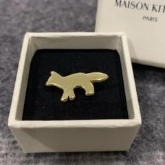 MAISON KITSUNE paris キツネのブローチ メゾンキツネ MAISON KITSUNE'のフリマアイテム一覧