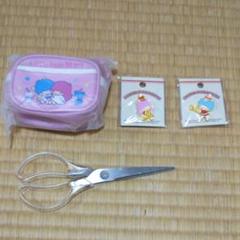 新品 サンリオ キキとララ キキララ リトルツインスターズ ポーチ ピンバッジ