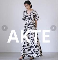 AKTE フレアスリーブバックオープンワンピース　フラワー　花柄　リゾート