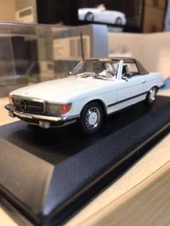 配送員設置 シルバー箱 ミニチャンプス Mercedes Benz 350SL 1/43 - メルカリ 乗用車