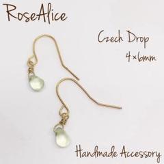 小粒チェコドロップの一粒ピアス＊オリーブラスター