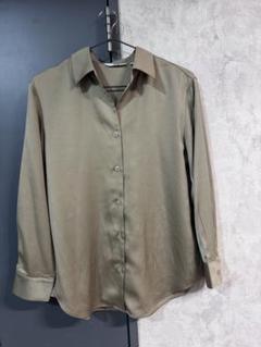UNIQLO サテンブラウス ベージュ　S