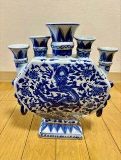 花瓶の龍A15、薩摩焼清心彫双龍浮彫り花瓶、陶器の花器、白磁龍の花瓶 中華陶磁器 龍模様 五孔式花瓶 - メルカリ