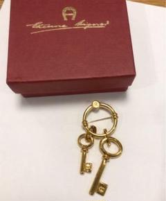 【未使用品】AIGNER ブローチ 2025年最新】AIGNER ブローチ・コサージュの人気アイテム - メルカリ