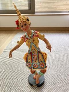 タイの伝統衣装PIYA（SR）DOLL　ダンス姿の人形