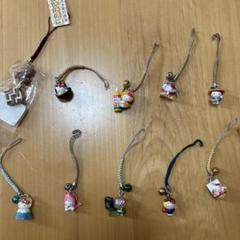 【中古】ご当地キティ　35個 Amazon | (ご当地キティ)北海道限定札幌時計台キティ根付