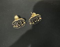CHANEL ボタン　ピアス　パーツ CHANEL（各種パーツ）のフリマアイテム一覧